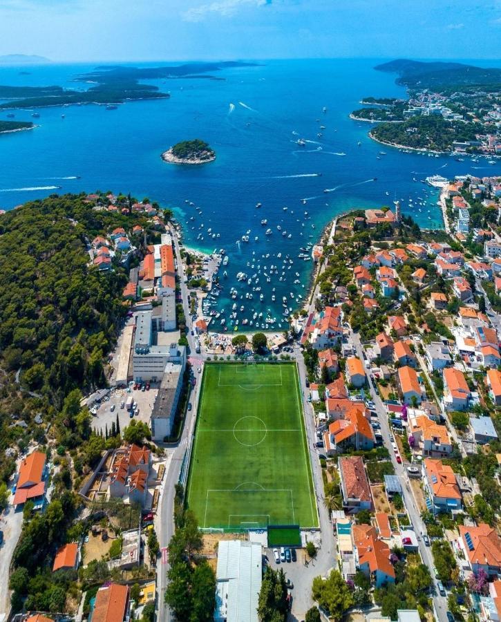 Apartments Green & Orange Hvar Town Exterior photo