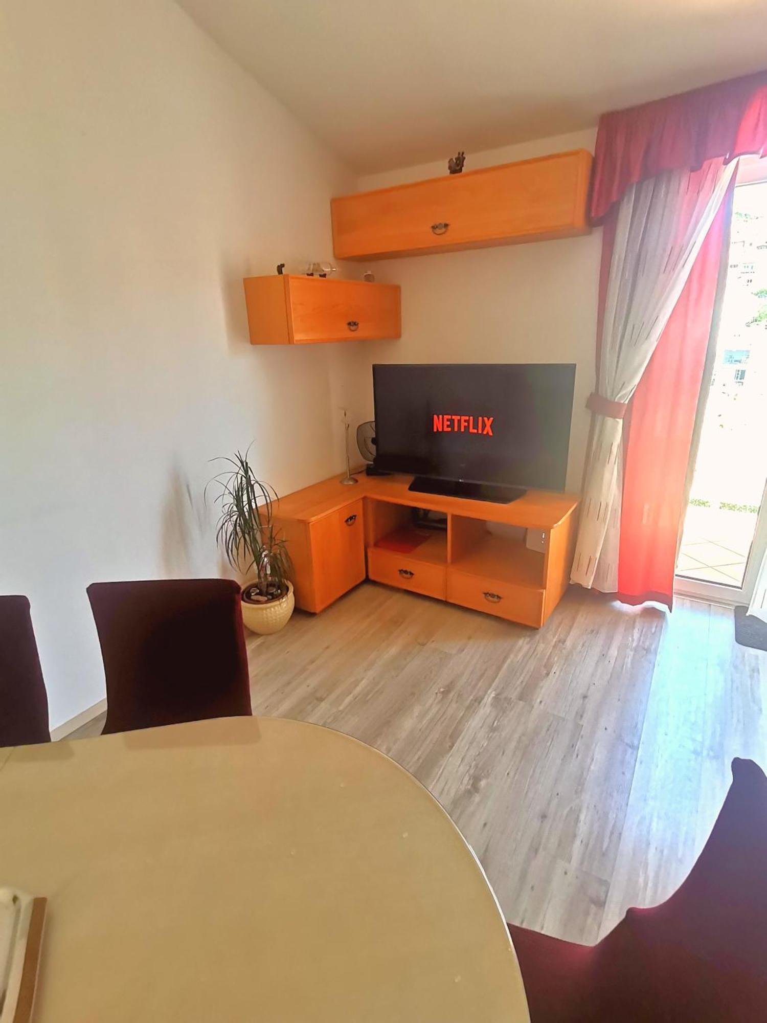 Apartments Green & Orange Hvar Town Exterior photo