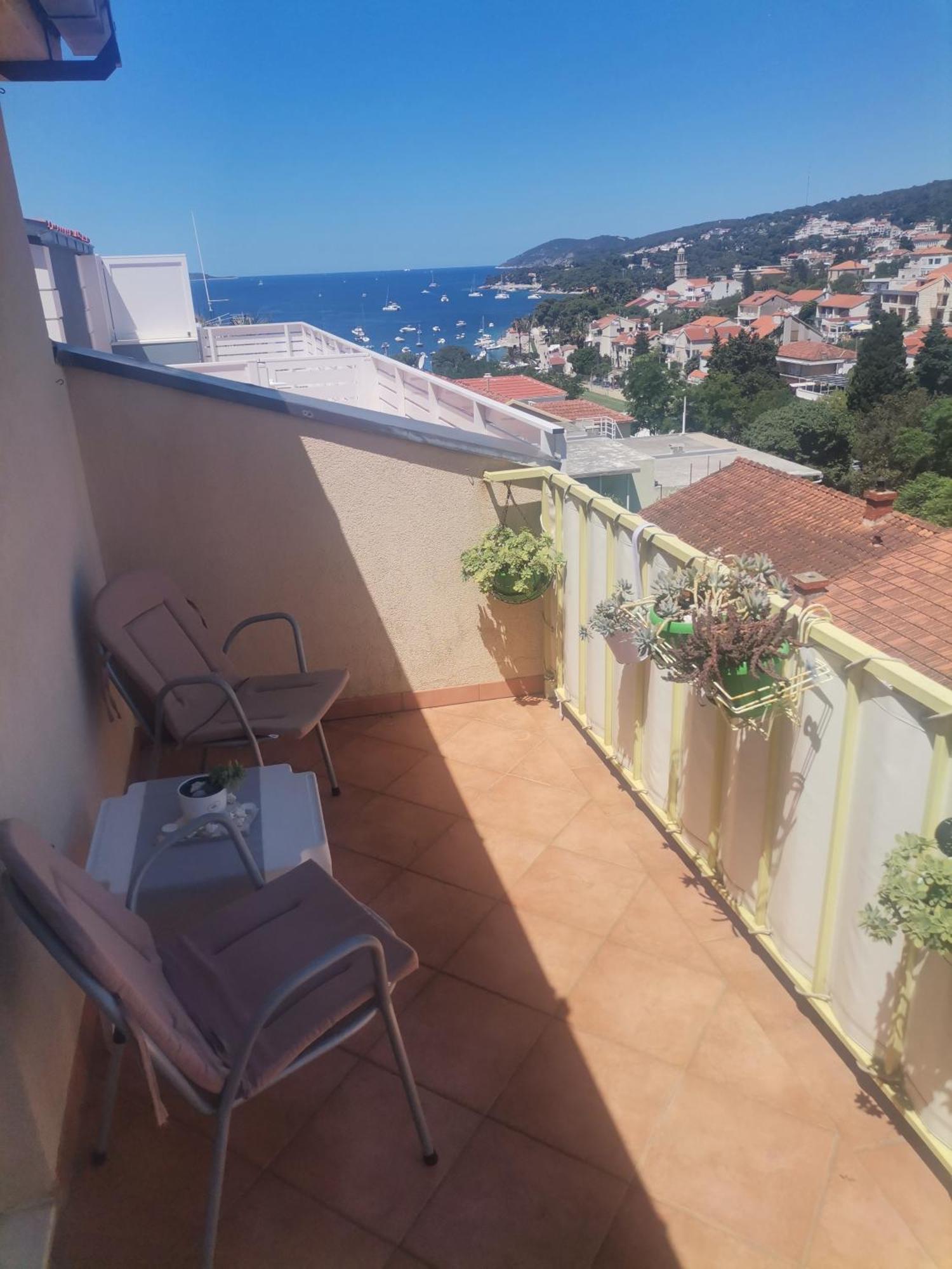 Apartments Green & Orange Hvar Town Exterior photo